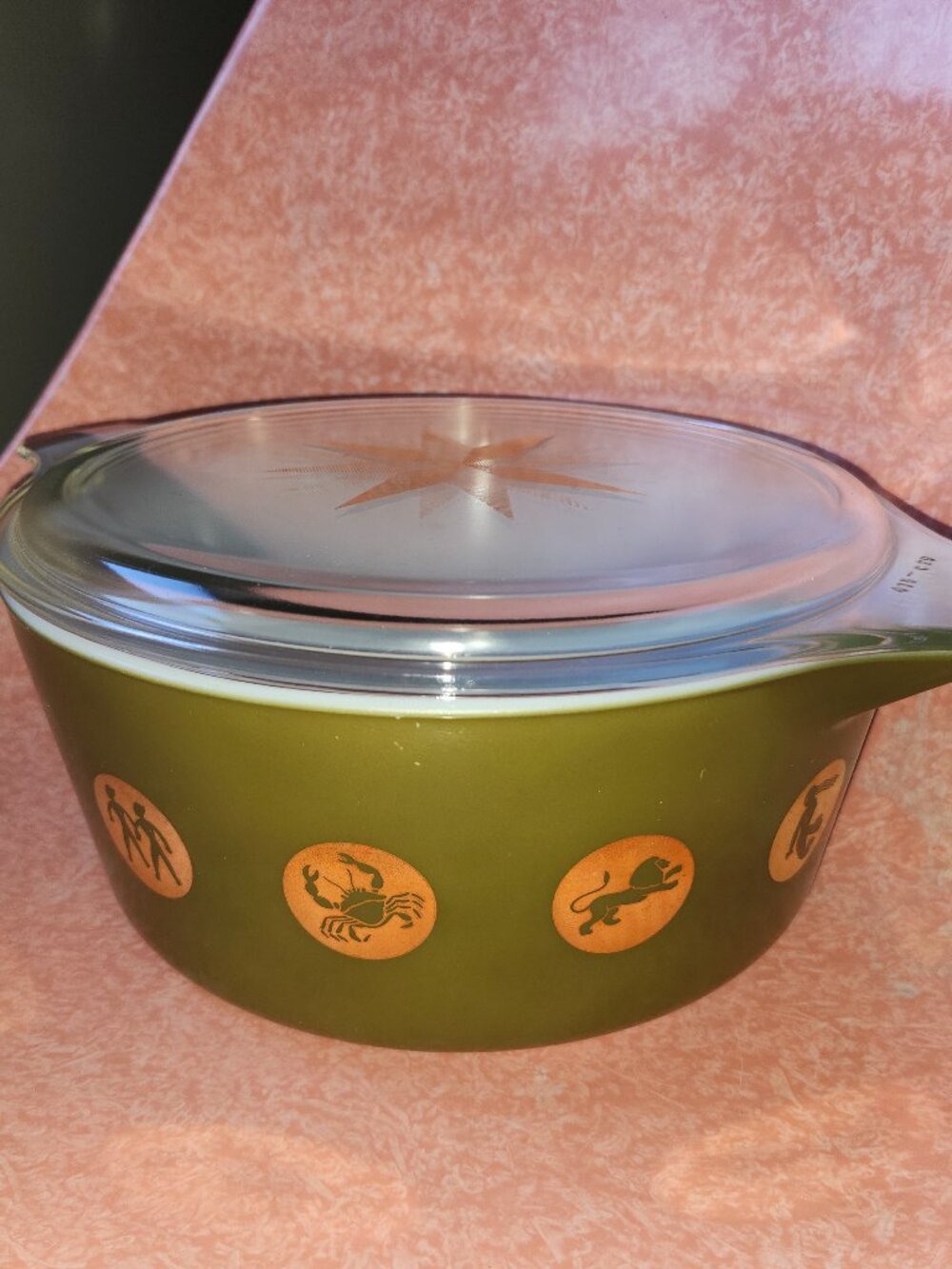 Pyrex zodiac with compass rose lid 475